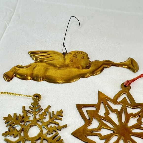 Vintage Lot Of One Dept. 56 Brass Cherub & Two Snowflake Christmas Ornaments - Picture 2 of 5